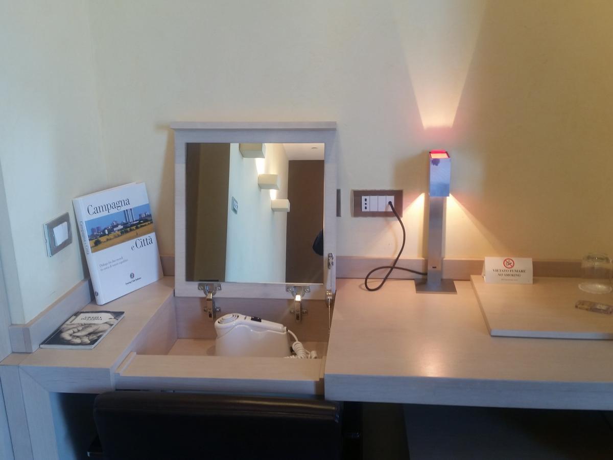 City Hotel Varese Luaran gambar