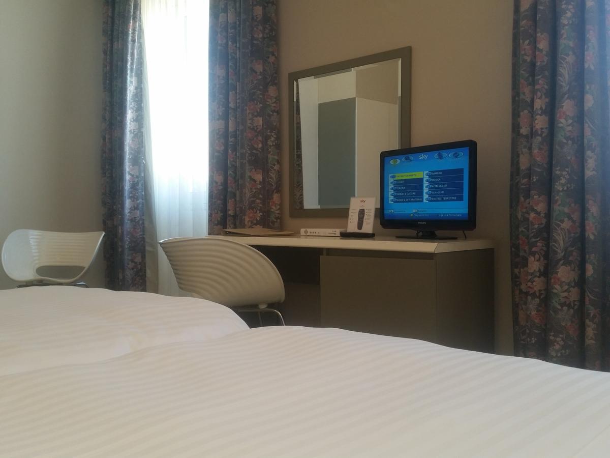City Hotel Varese Luaran gambar