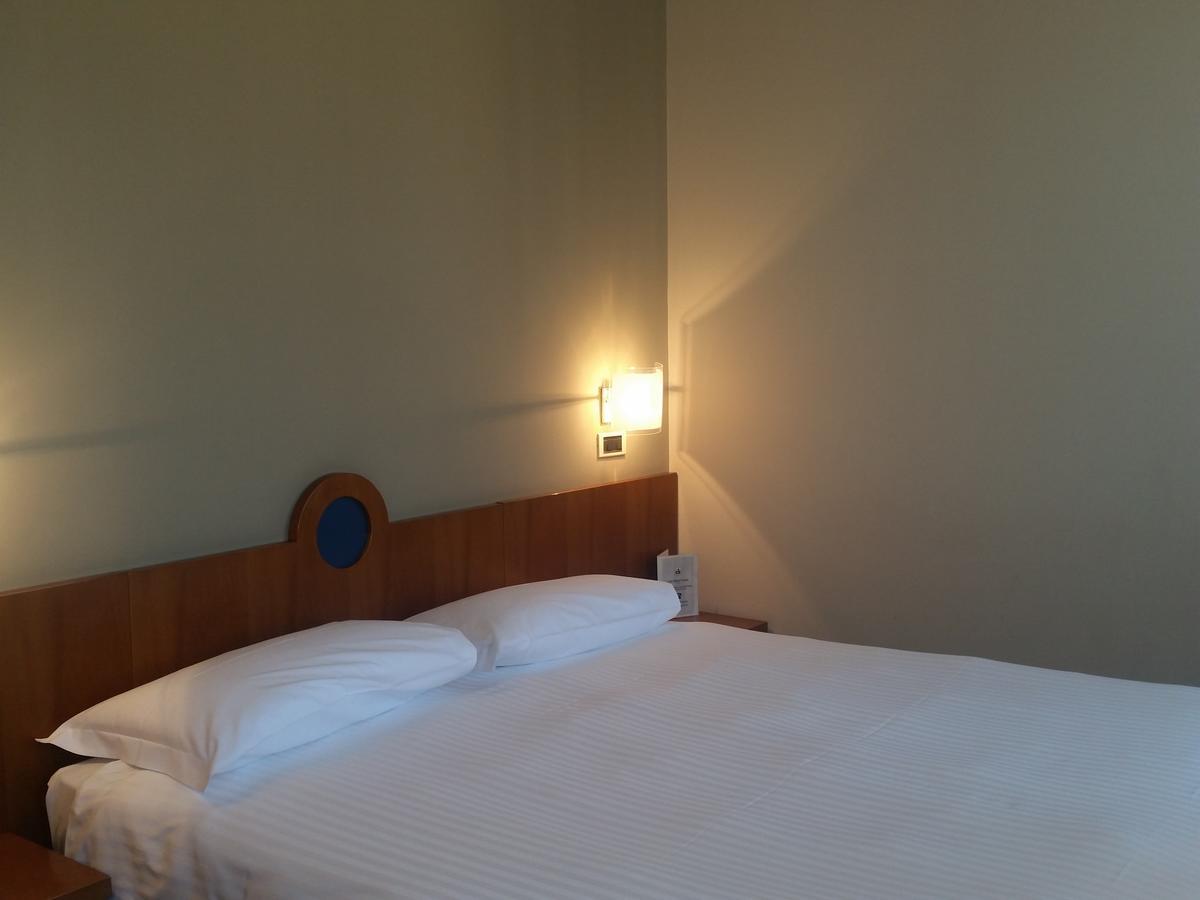 City Hotel Varese Luaran gambar