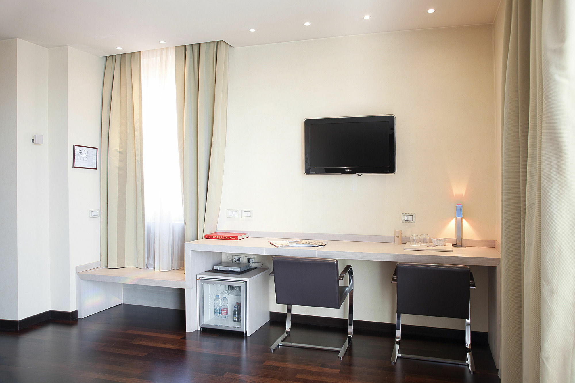City Hotel Varese Luaran gambar