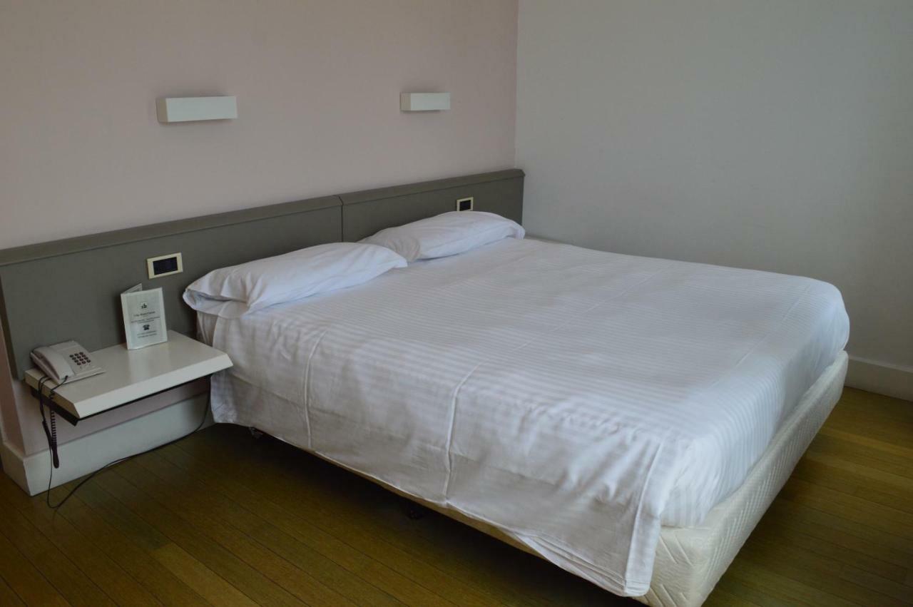 City Hotel Varese Luaran gambar