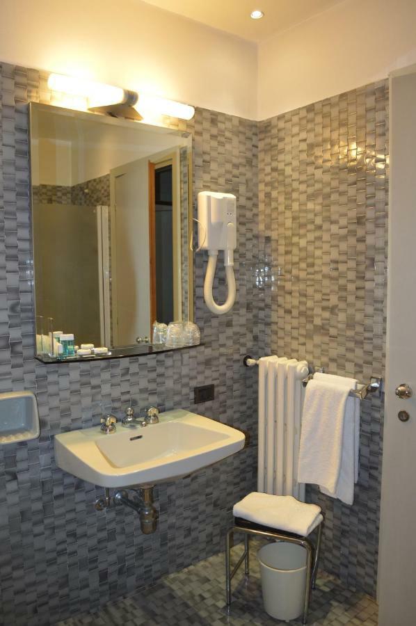 City Hotel Varese Luaran gambar