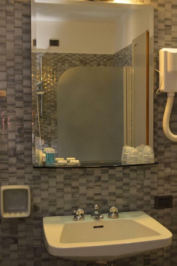City Hotel Varese Luaran gambar