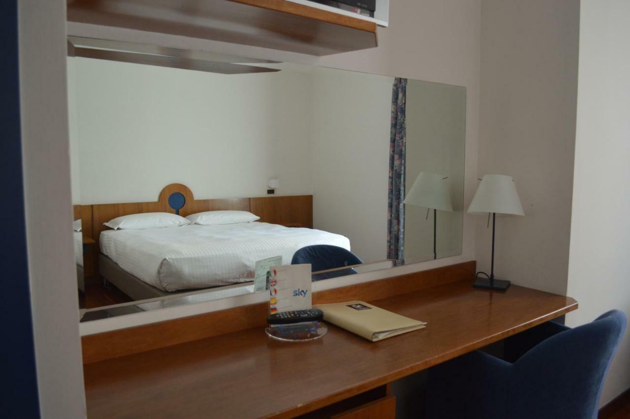 City Hotel Varese Luaran gambar